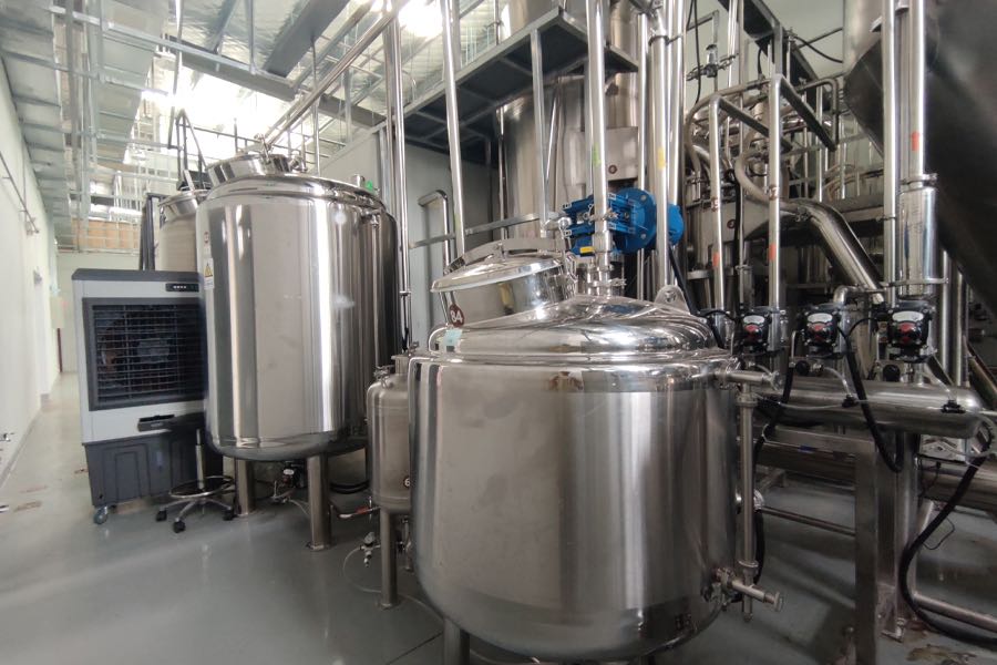 Spray drying industrial tanks